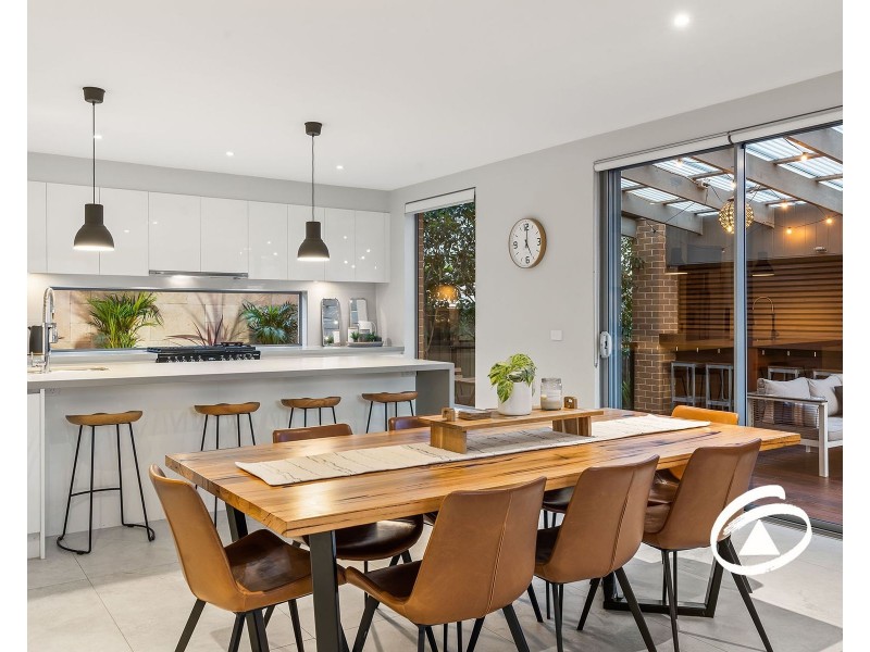 3 Graziers Crescent, Clyde North VIC 3978