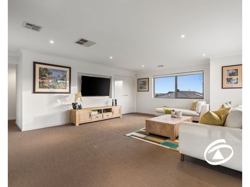 3 Graziers Crescent, Clyde North VIC 3978