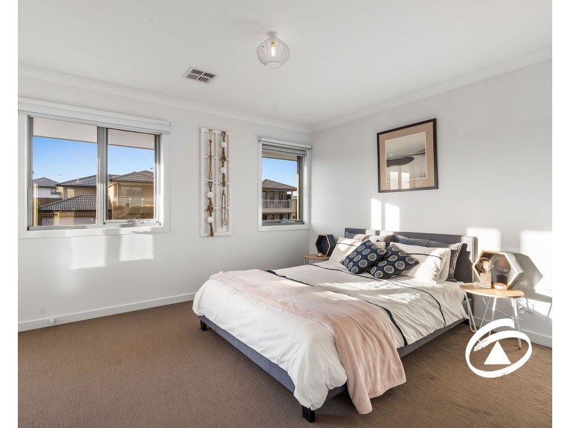 3 Graziers Crescent, Clyde North VIC 3978