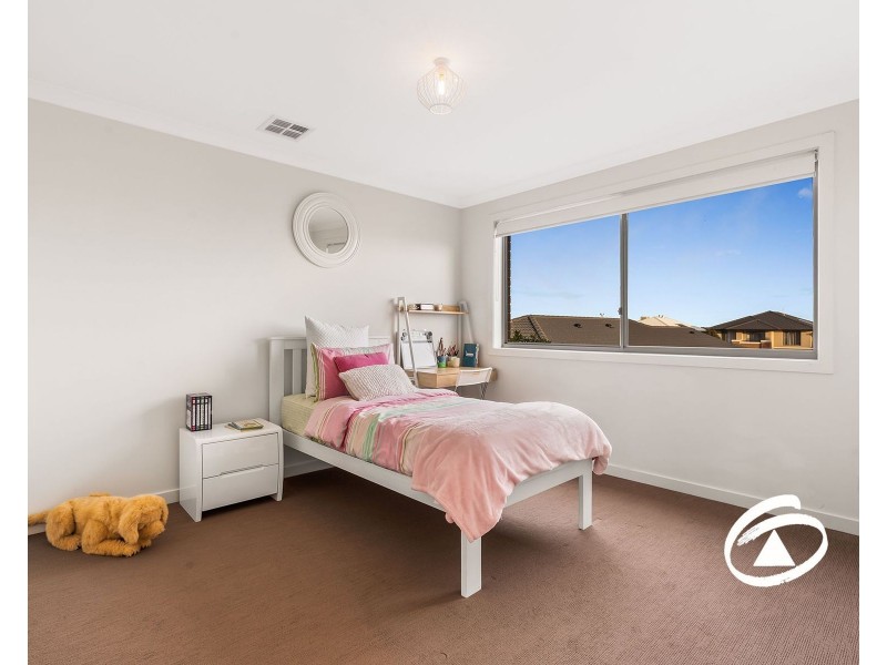 3 Graziers Crescent, Clyde North VIC 3978