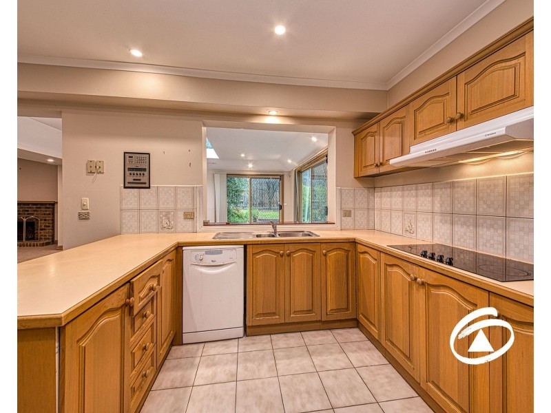 6 Savanna Court, Berwick VIC 3806