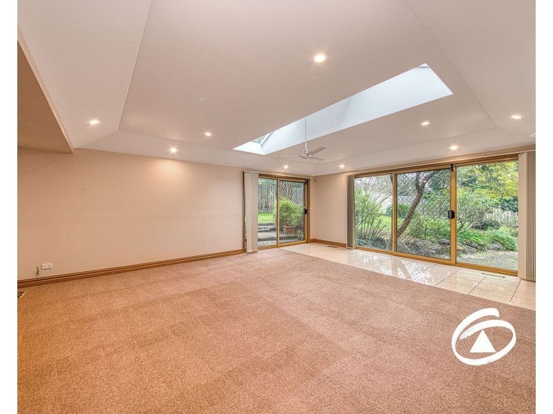 6 Savanna Court, Berwick VIC 3806