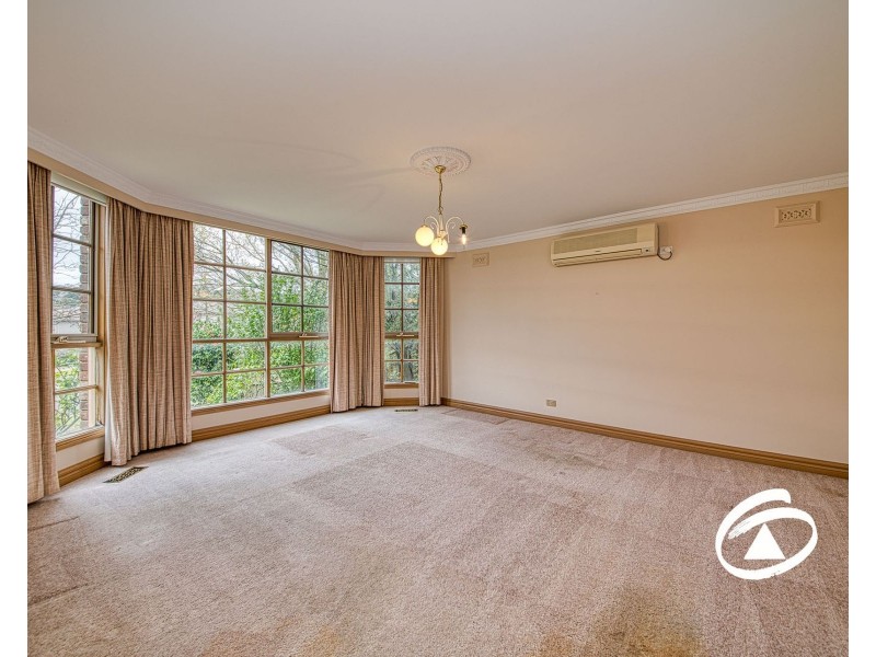 6 Savanna Court, Berwick VIC 3806