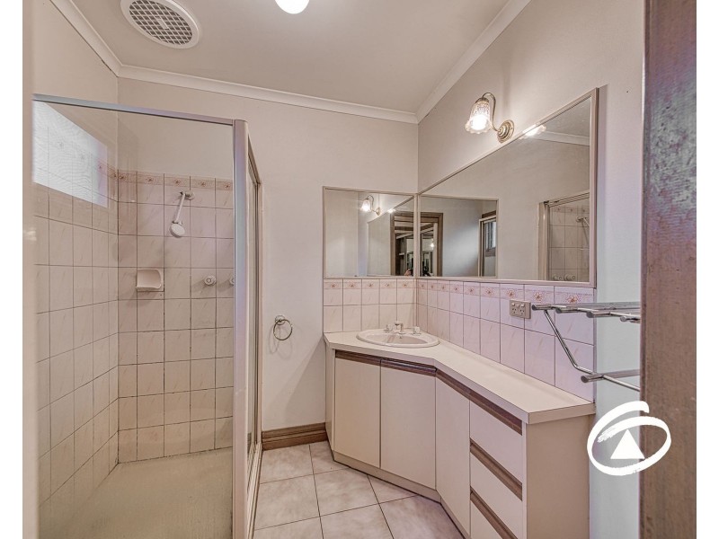 6 Savanna Court, Berwick VIC 3806