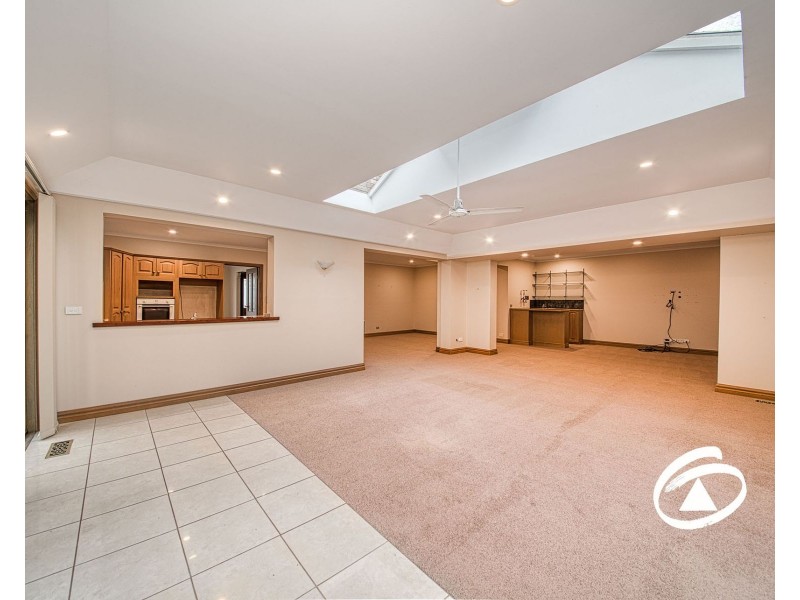 6 Savanna Court, Berwick VIC 3806