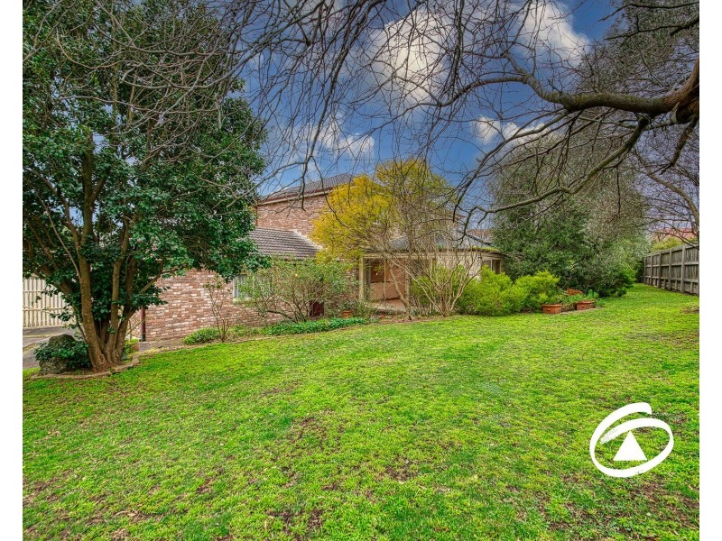 6 Savanna Court, Berwick VIC 3806