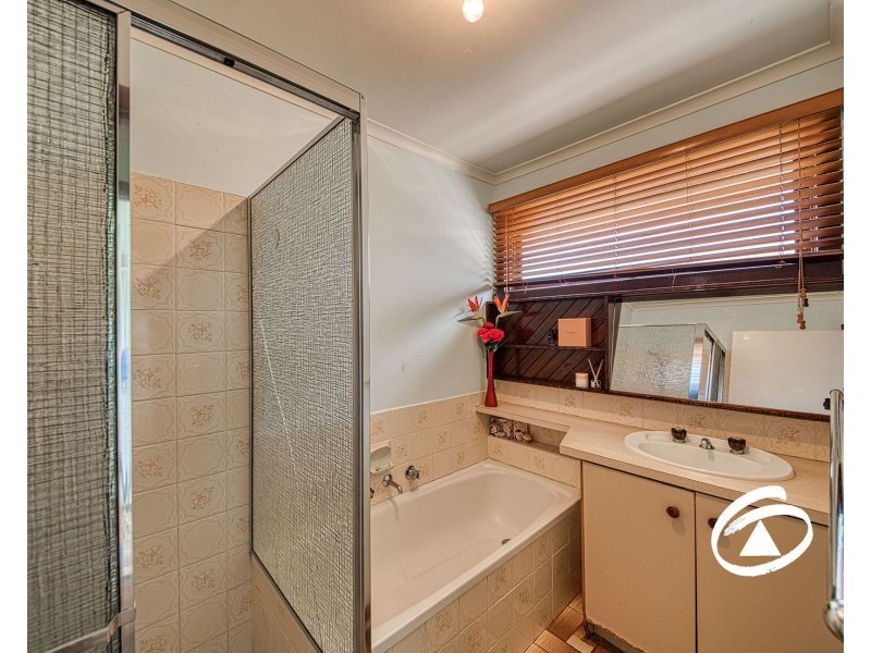 16 Briar Close, Narre Warren VIC 3805