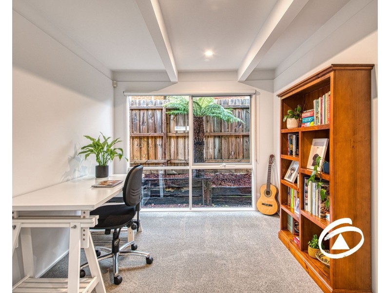 6 Ellaswood Close, Berwick VIC 3806