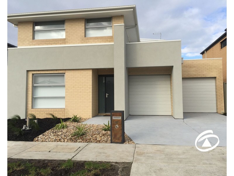 31 McEwan Drive, Cranbourne East VIC 3977