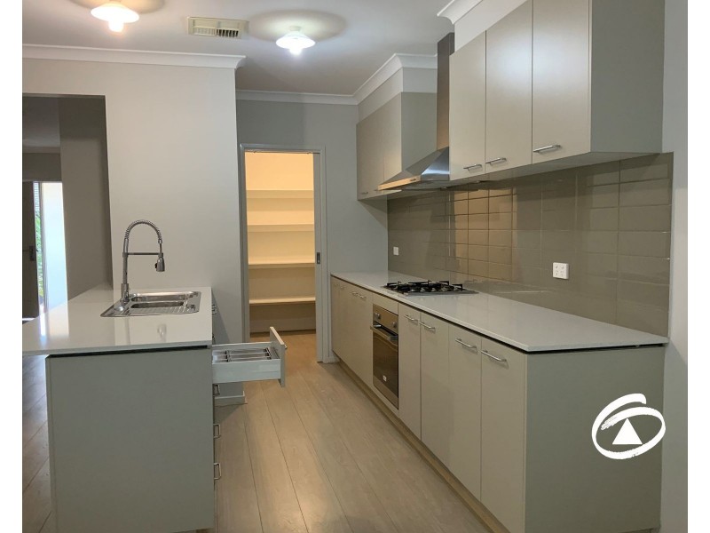 31 McEwan Drive, Cranbourne East VIC 3977