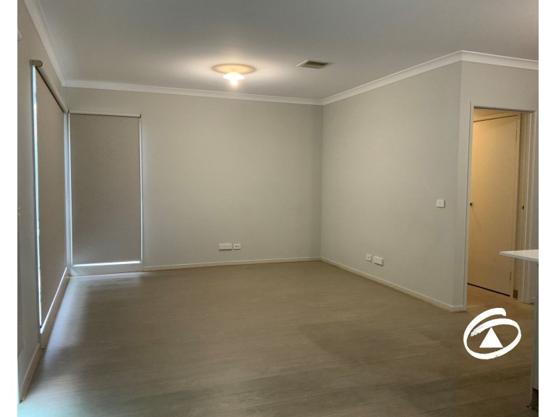 31 McEwan Drive, Cranbourne East VIC 3977