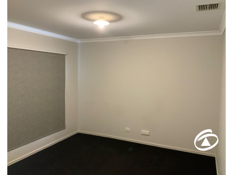 31 McEwan Drive, Cranbourne East VIC 3977