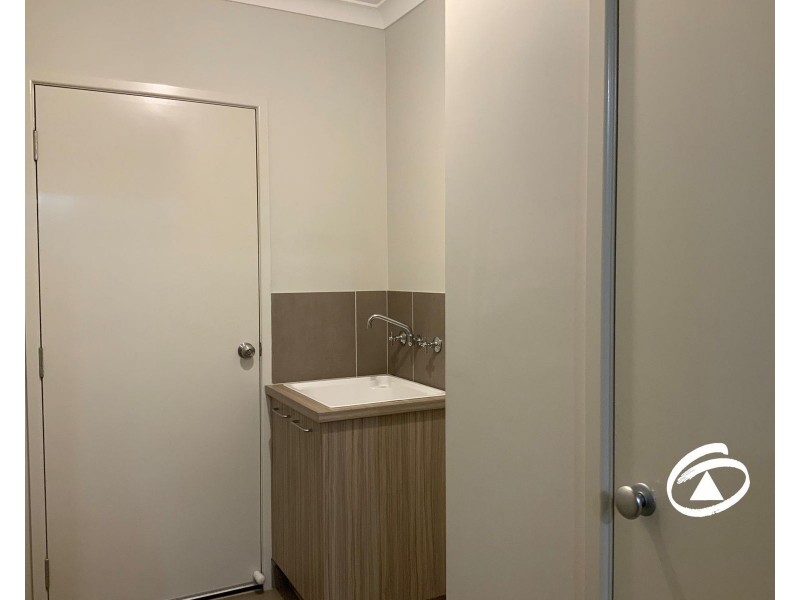 31 McEwan Drive, Cranbourne East VIC 3977