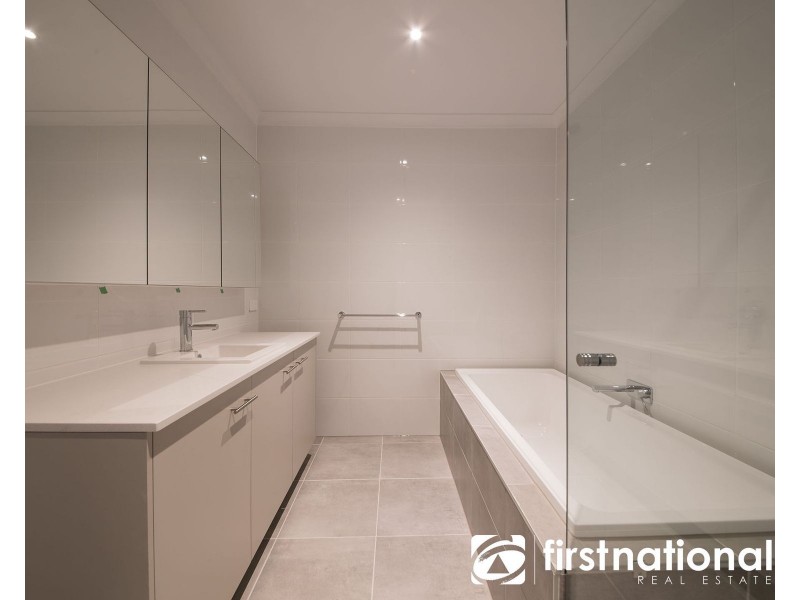 25 Willowdene Way, Berwick VIC 3806