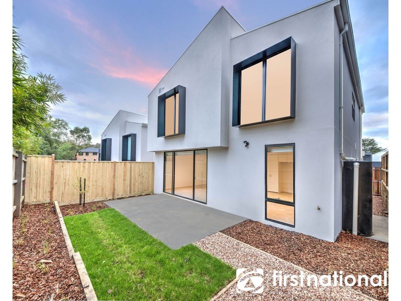 25 Willowdene Way, Berwick VIC 3806