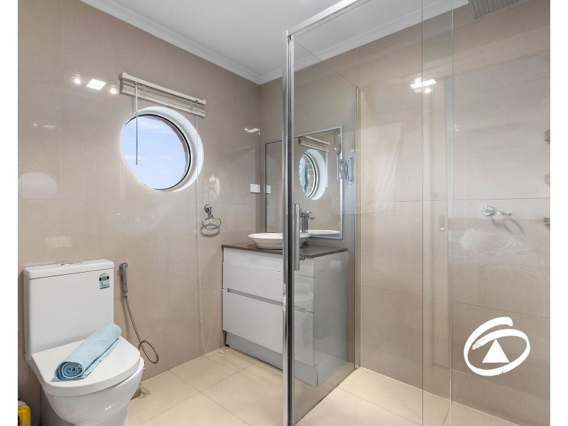 137 Gleneagles Drive, Endeavour Hills VIC 3802