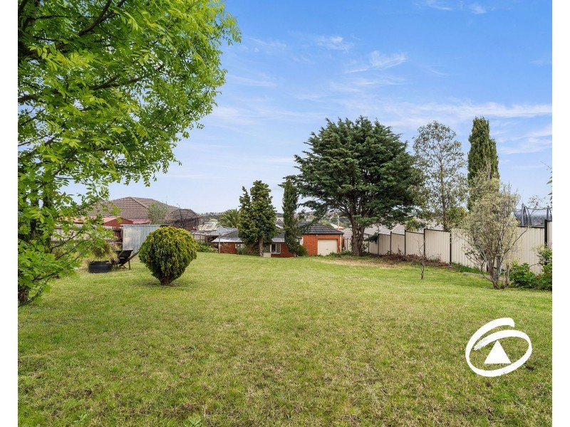 137 Gleneagles Drive, Endeavour Hills VIC 3802