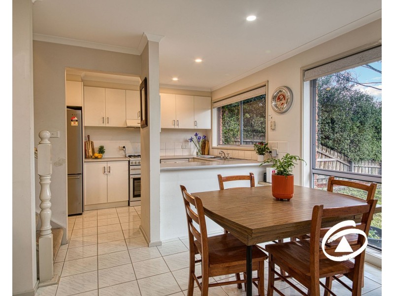 6 Adelong Court, Berwick VIC 3806