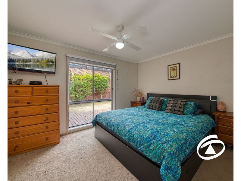 6 Adelong Court, Berwick VIC 3806