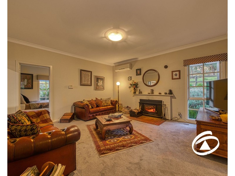 24 Temple Road, Belgrave South VIC 3160