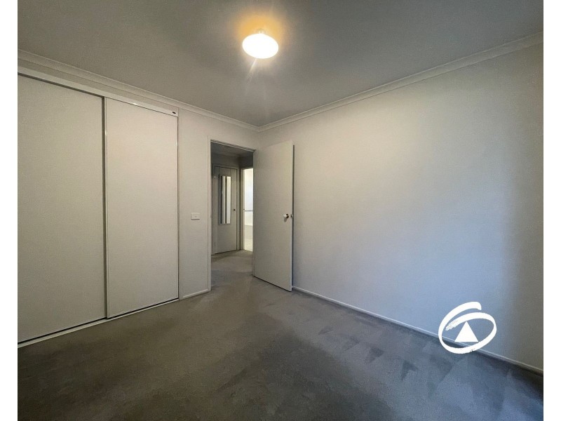 82 Lake View Drive, Narre Warren South VIC 3805