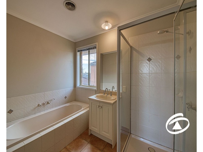 29 Chatswood Drive, Narre Warren South VIC 3805