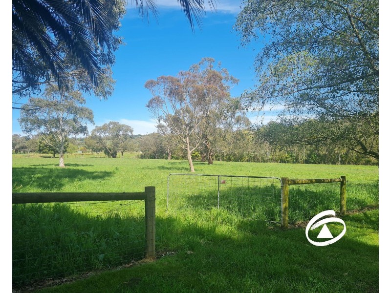 172 Boundary Road, Narre Warren East VIC 3804