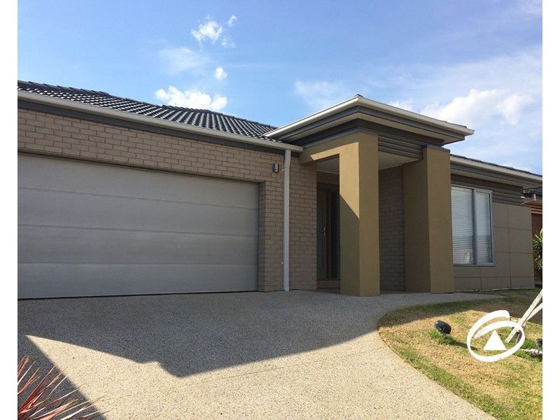 19 Connewara Crescent, Clyde North VIC 3978