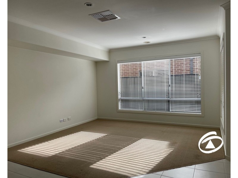 19 Connewara Crescent, Clyde North VIC 3978