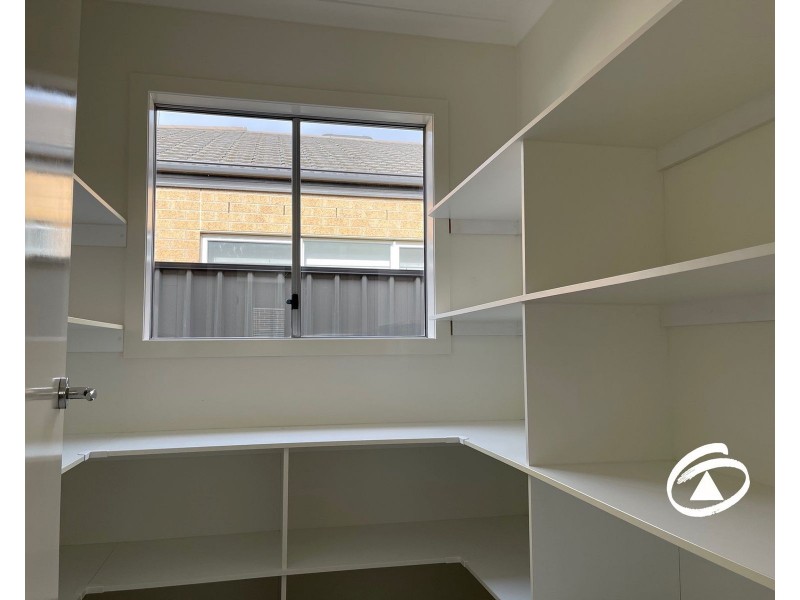 19 Connewara Crescent, Clyde North VIC 3978