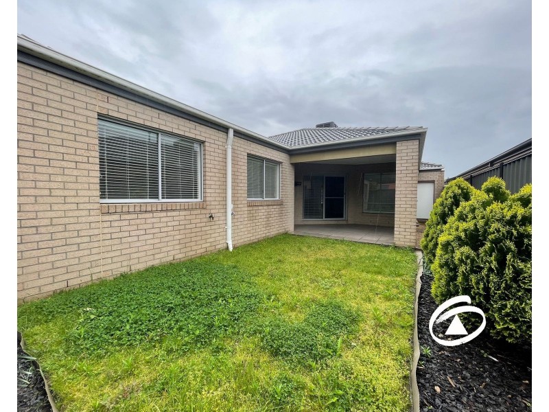 19 Connewara Crescent, Clyde North VIC 3978