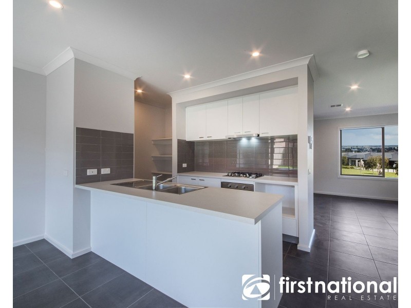 36 Renam Street, Pakenham VIC 3810