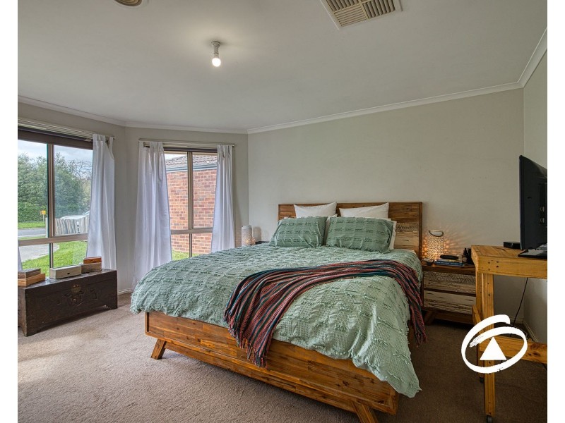 37 Bellevue Drive, Berwick VIC 3806