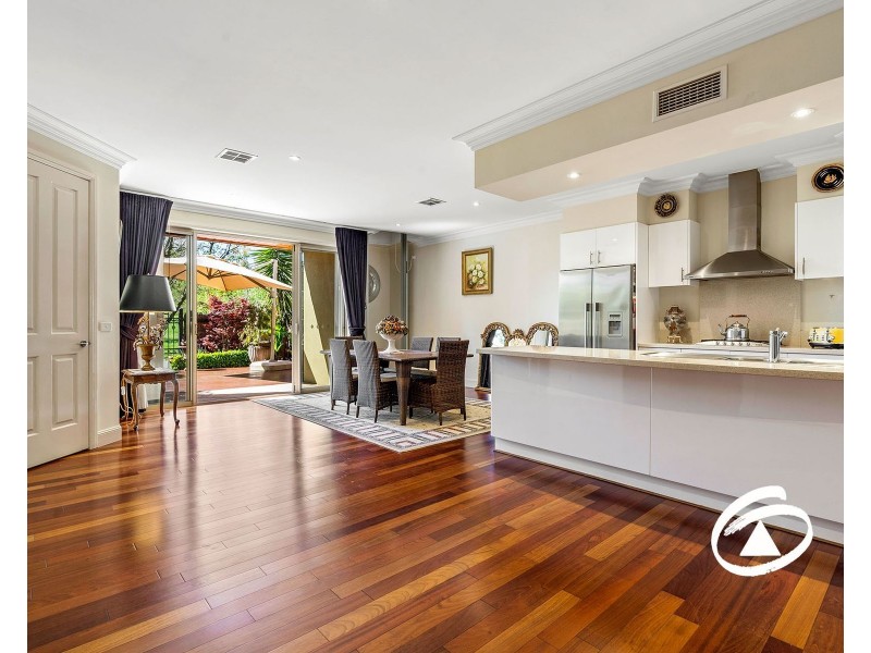 4/3 Paddington Terrace, Berwick VIC 3806