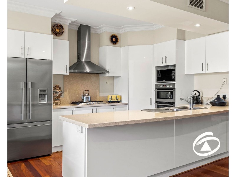 4/3 Paddington Terrace, Berwick VIC 3806