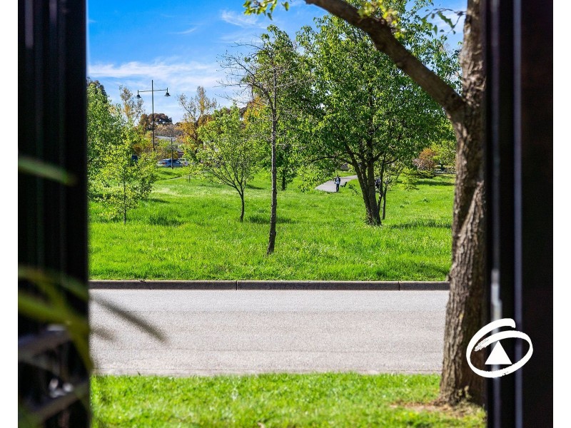 4/3 Paddington Terrace, Berwick VIC 3806