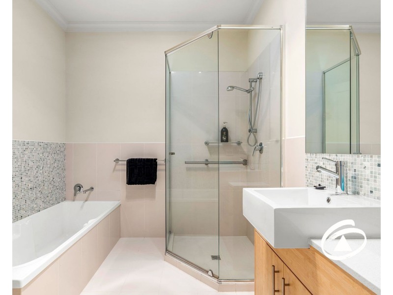 4/3 Paddington Terrace, Berwick VIC 3806