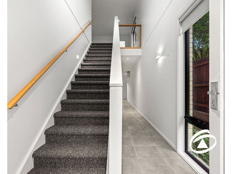 8 Willowdene Way, Berwick VIC 3806