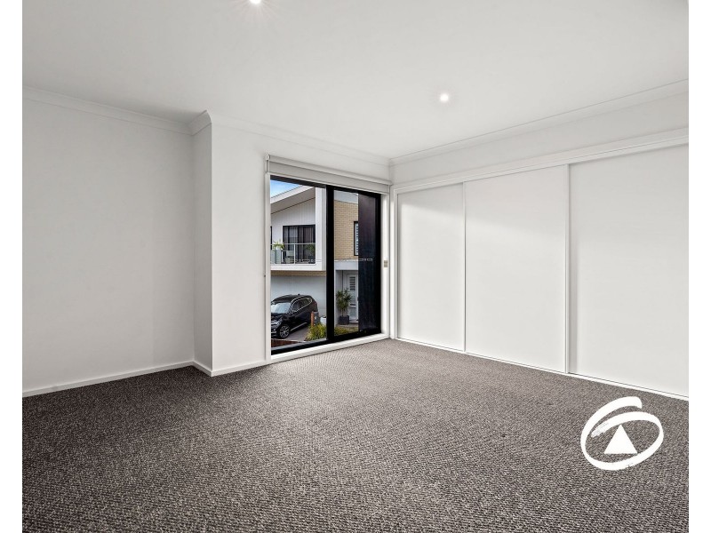 8 Willowdene Way, Berwick VIC 3806