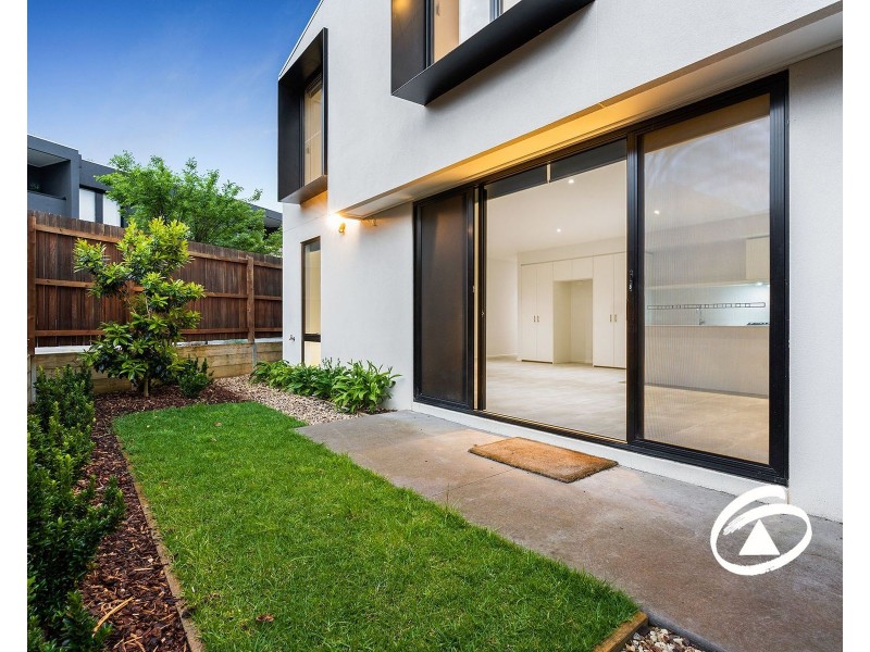 8 Willowdene Way, Berwick VIC 3806