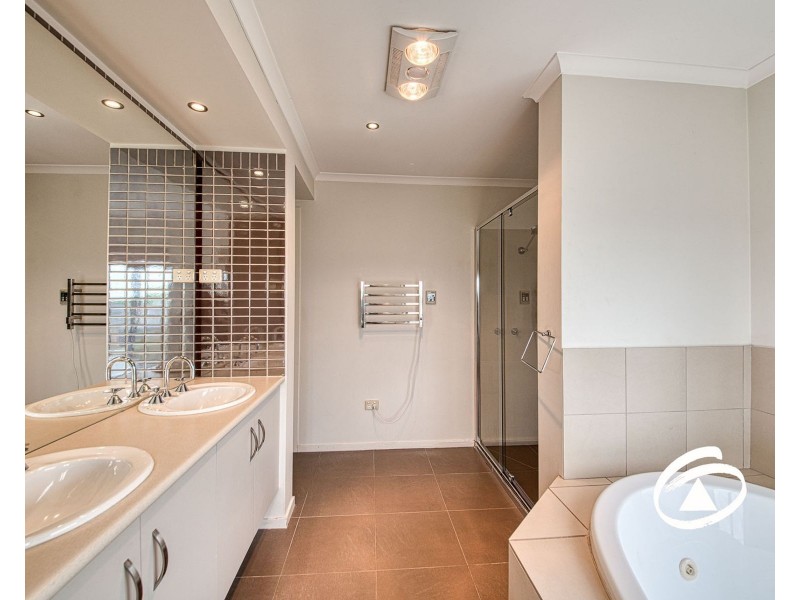 8 Viewpoint Place, Berwick VIC 3806