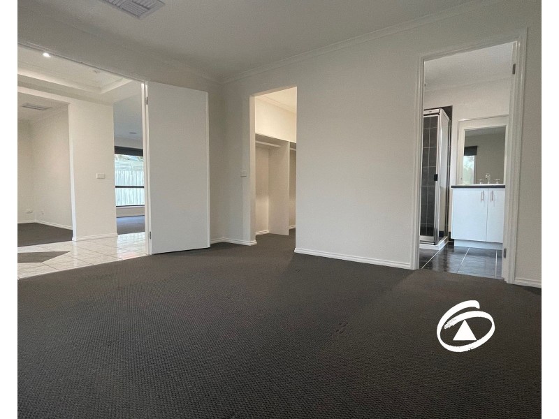 61 Streeton Way, Berwick VIC 3806
