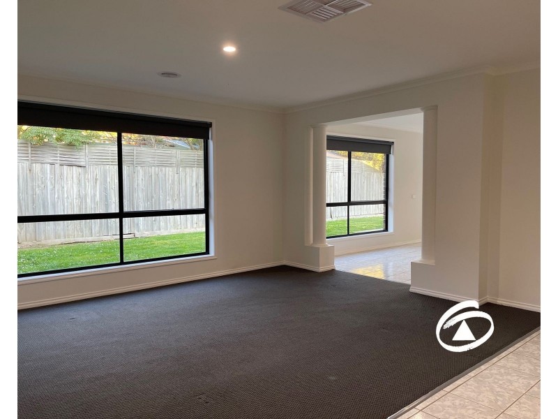 61 Streeton Way, Berwick VIC 3806