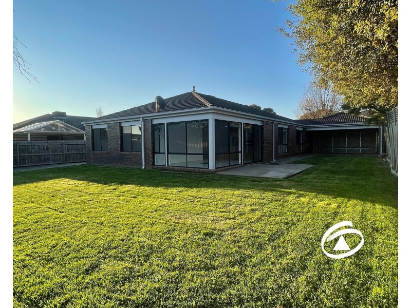 61 Streeton Way, Berwick VIC 3806