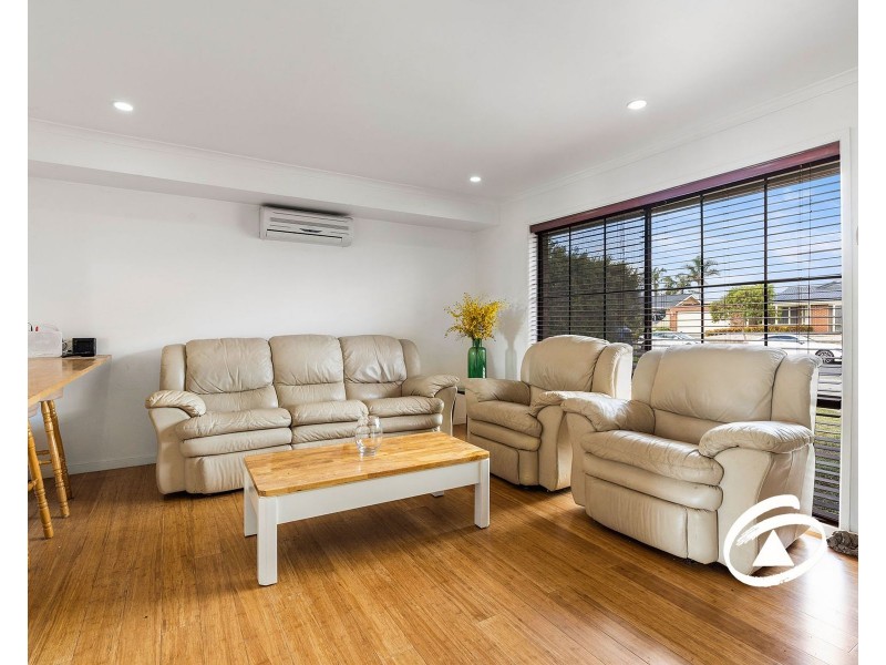 21 Lansell Drive, Cranbourne North VIC 3977