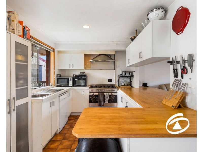 21 Lansell Drive, Cranbourne North VIC 3977