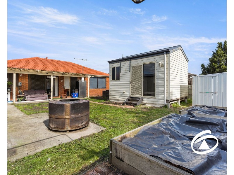 21 Lansell Drive, Cranbourne North VIC 3977