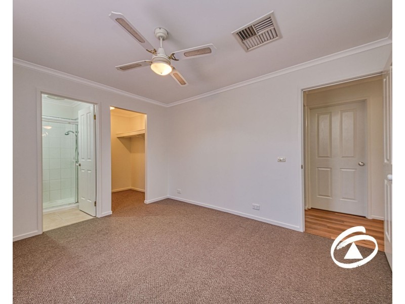 8 Gilbert Place, Berwick VIC 3806
