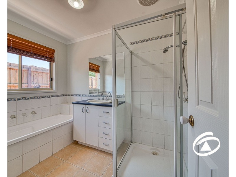 8 Gilbert Place, Berwick VIC 3806