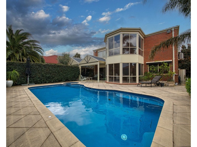 5 McCubbin Way, Berwick VIC 3806